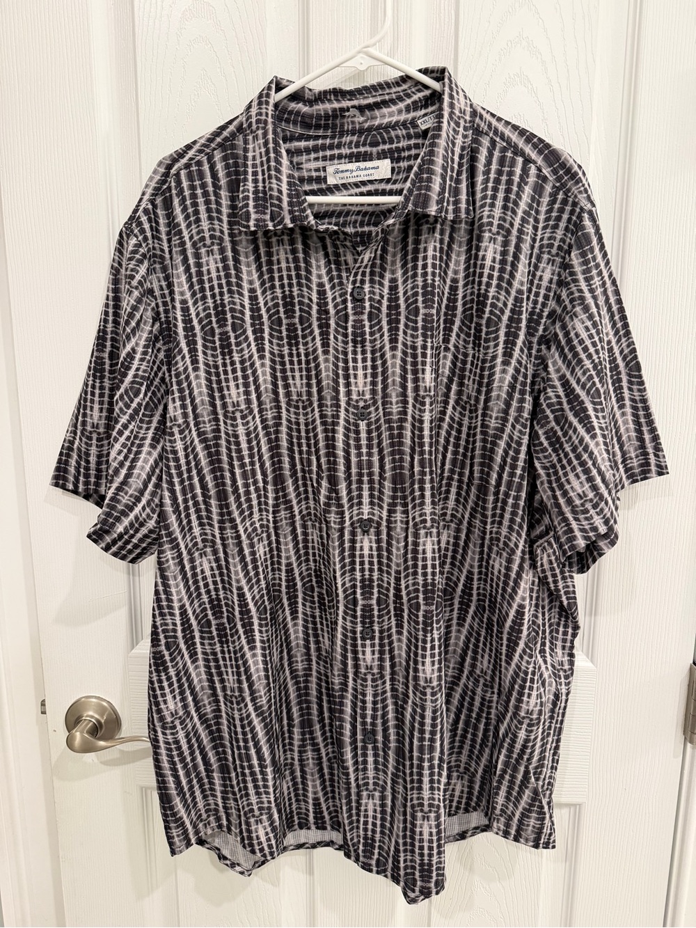 Tommy Bahama Black & White Patterned Short Sleeve Button-Down Shirt - XXL